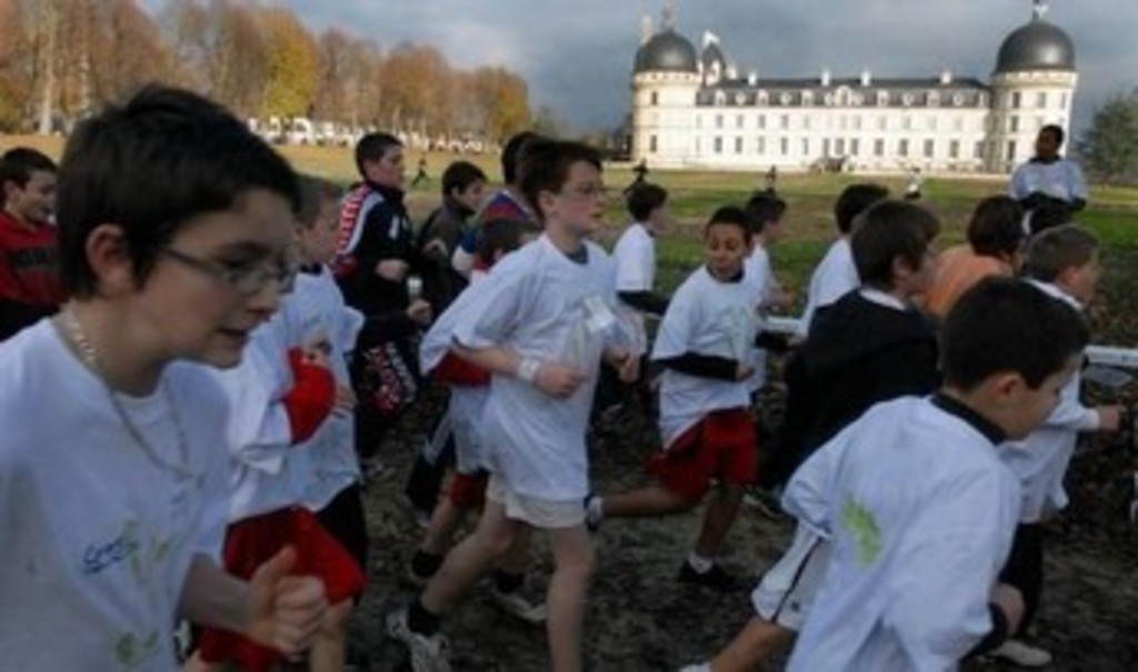En tout 1.518 enfants ont couru dans le parc du château de Valençay, sur des tracés relevés. - (Photo NR, Patrick Gaïda)