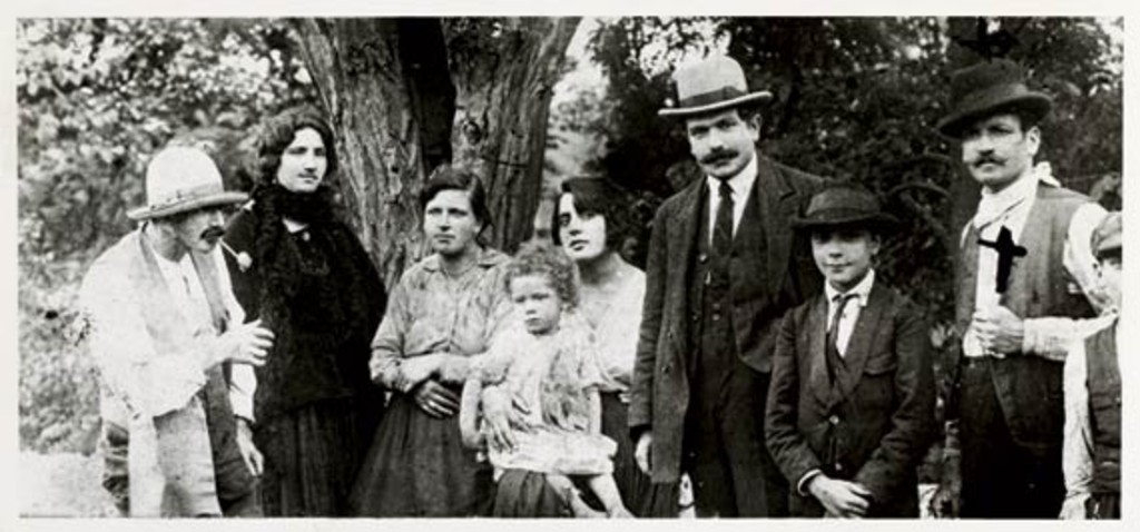 Django with members of his family in 1920.